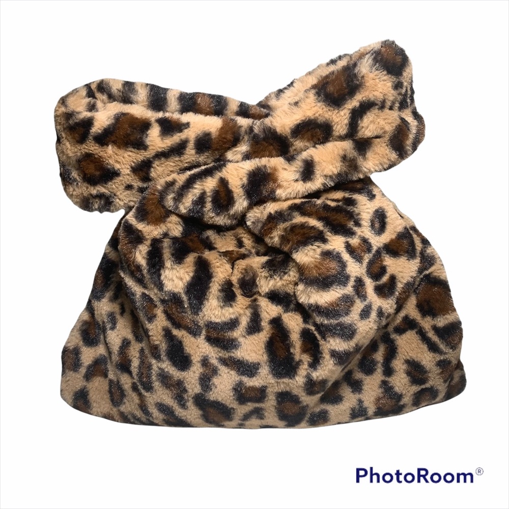 NWOT Faux leopard fur satchel Bag